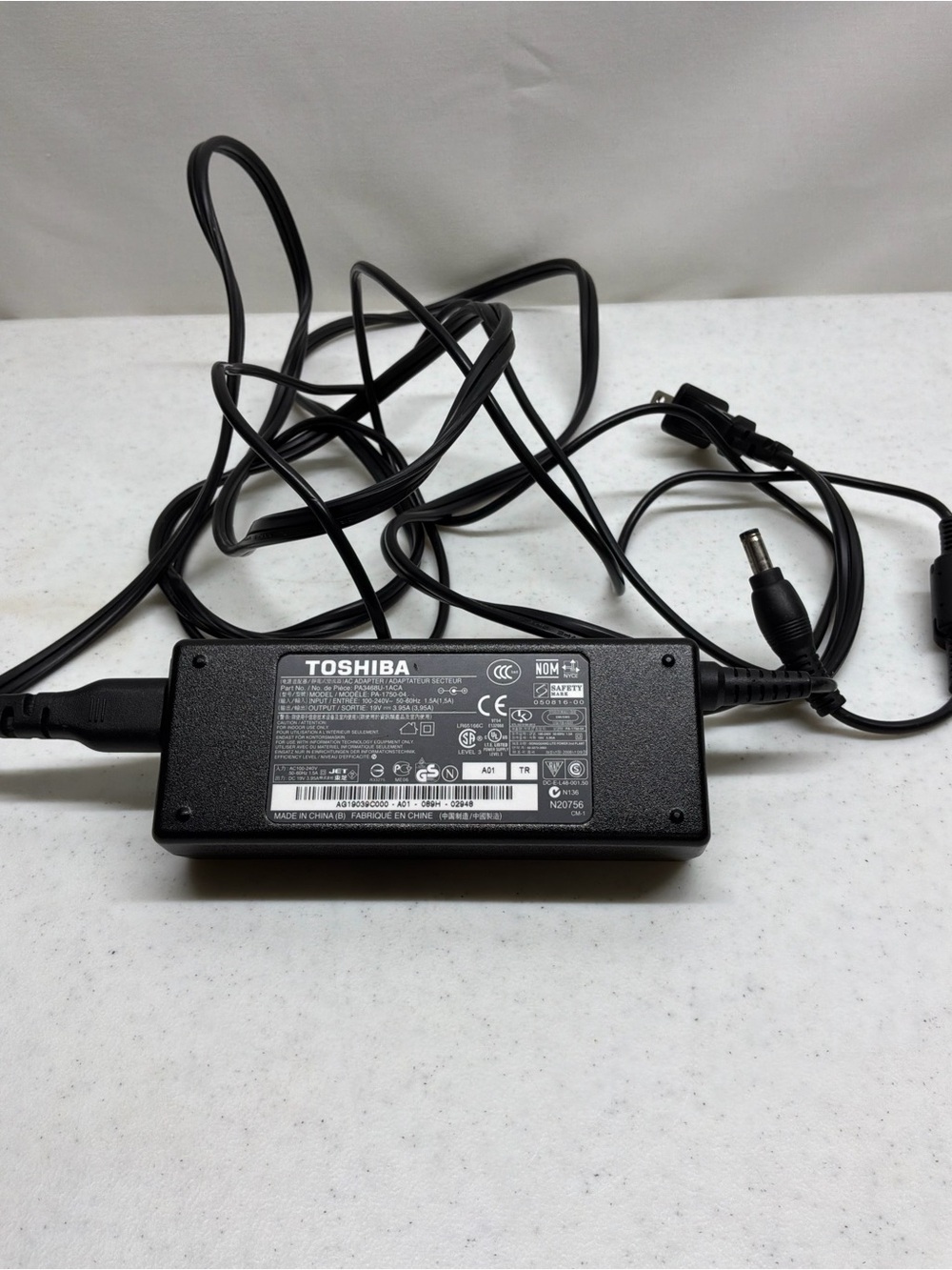 Toshiba Laptop Charger - Black